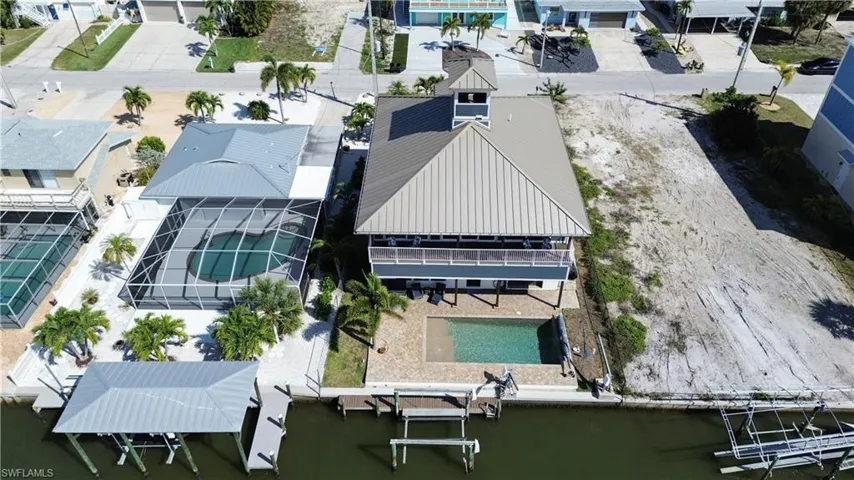 189 Curlew St, Fort Myers Beach, Florida 33931