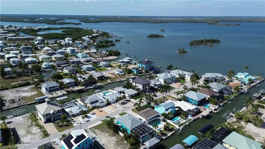 189 Curlew St, Fort Myers Beach, Florida 33931