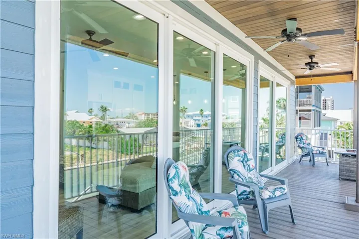 189 Curlew St, Fort Myers Beach, Florida 33931