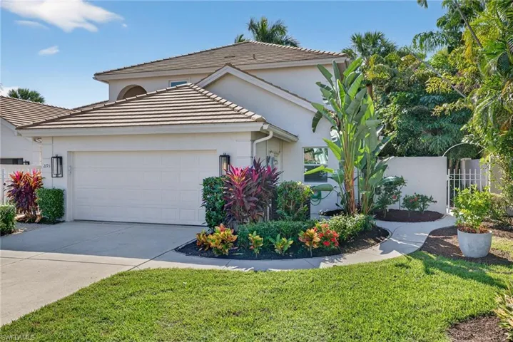 2193 Paget Cir, Naples, Florida 34112