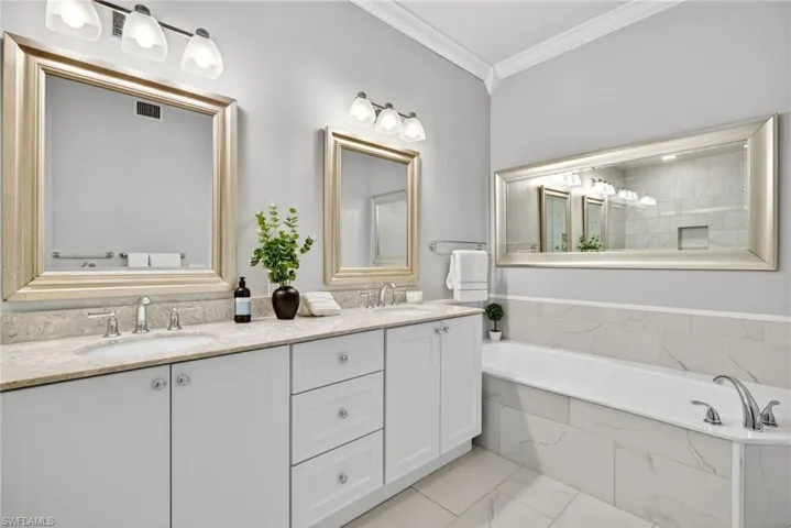 2193 Paget Cir, Naples, Florida 34112