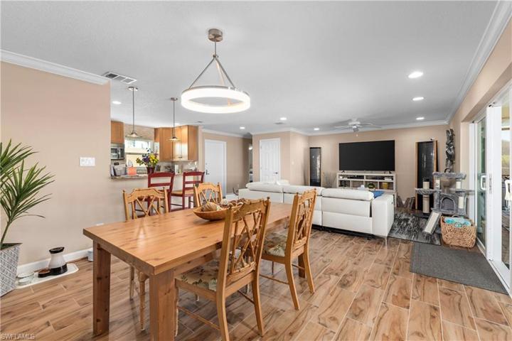 1305 SE 40th TER, CAPE CORAL FL 33904