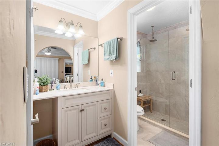 1305 SE 40th TER, CAPE CORAL FL 33904