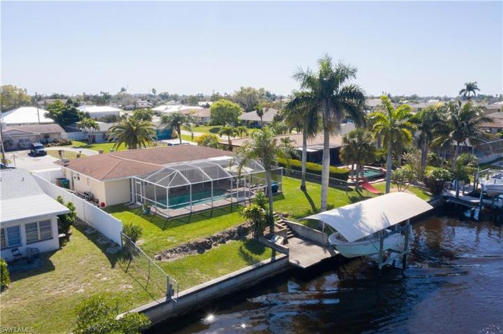 1305 SE 40th TER, CAPE CORAL FL 33904