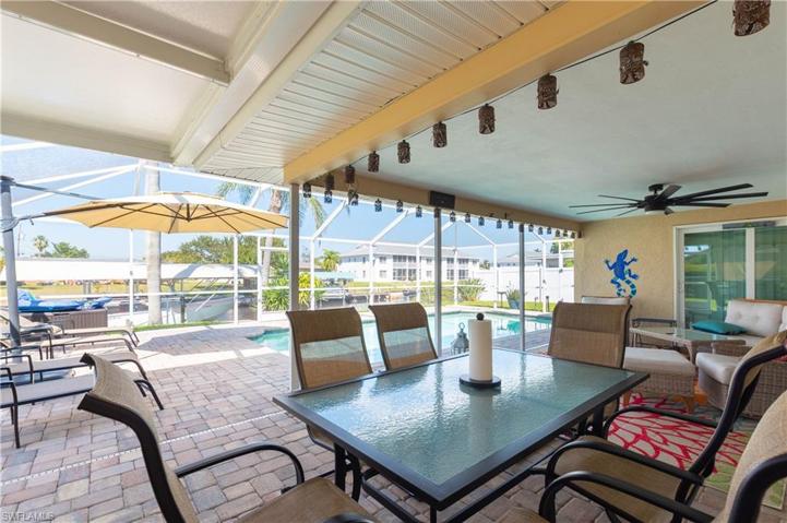 1305 SE 40th TER, CAPE CORAL FL 33904