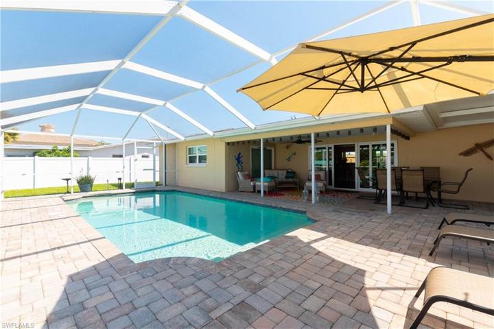 1305 SE 40th TER, CAPE CORAL FL 33904