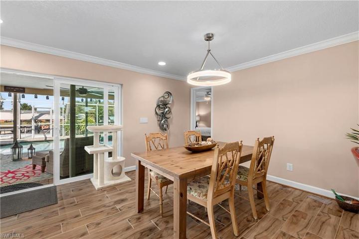 1305 SE 40th TER, CAPE CORAL FL 33904