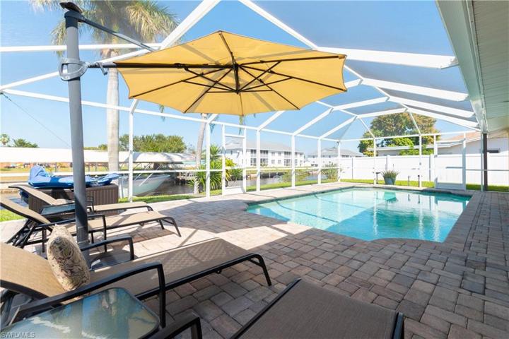 1305 SE 40th TER, CAPE CORAL FL 33904