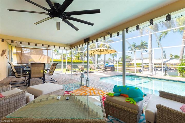 1305 SE 40th TER, CAPE CORAL FL 33904