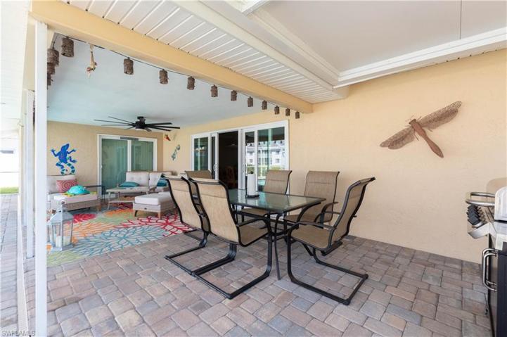1305 SE 40th TER, CAPE CORAL FL 33904