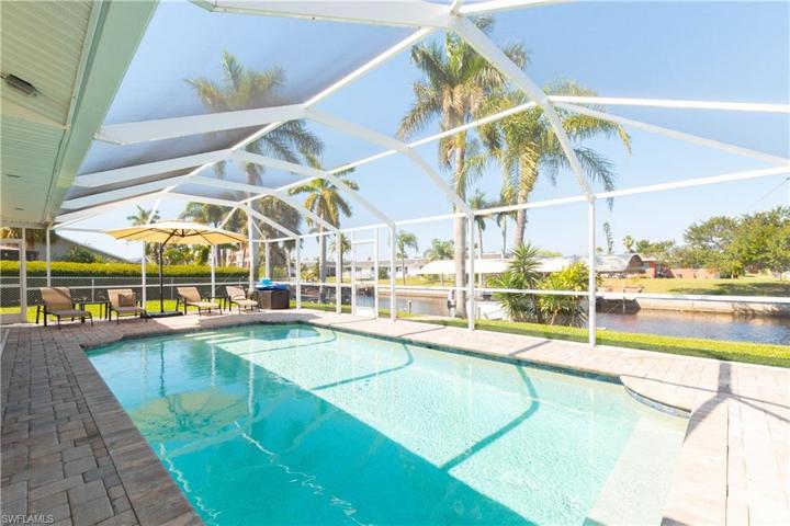 1305 SE 40th TER, CAPE CORAL FL 33904