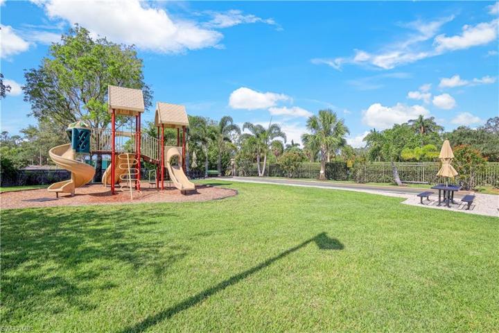 12936  Violino  LN, Naples, FL 34105