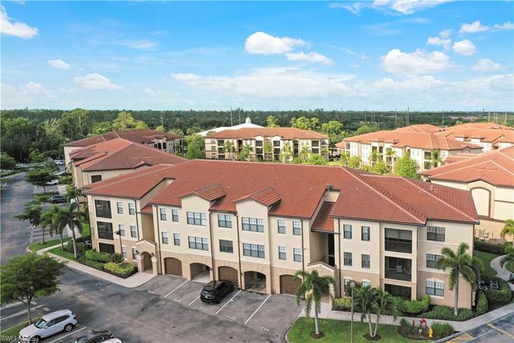 12936  Violino  LN, Naples, FL 34105
