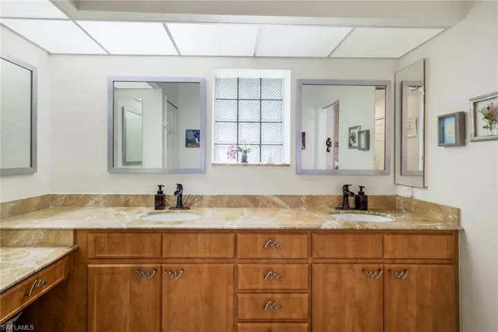 2556 Sw 28th Pl, Cape Coral, Florida 33914