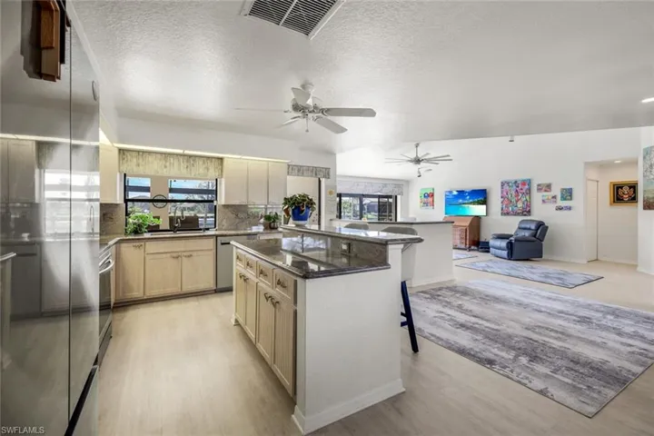 2556 Sw 28th Pl, Cape Coral, Florida 33914