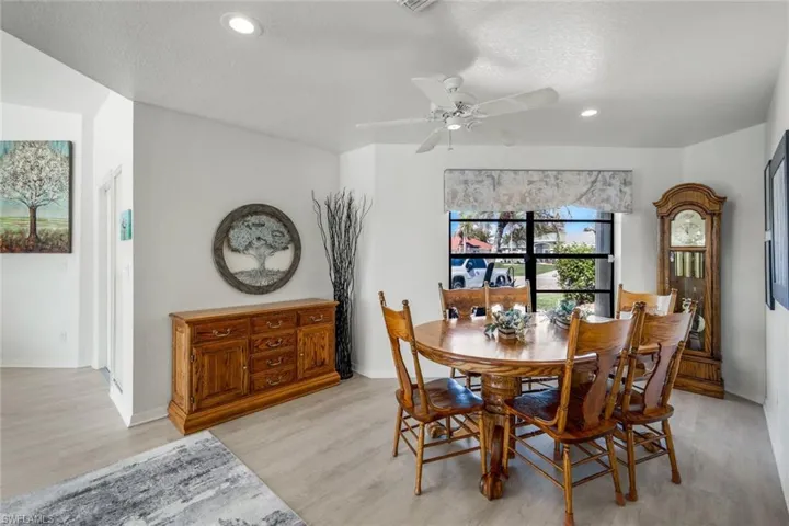 2556 Sw 28th Pl, Cape Coral, Florida 33914