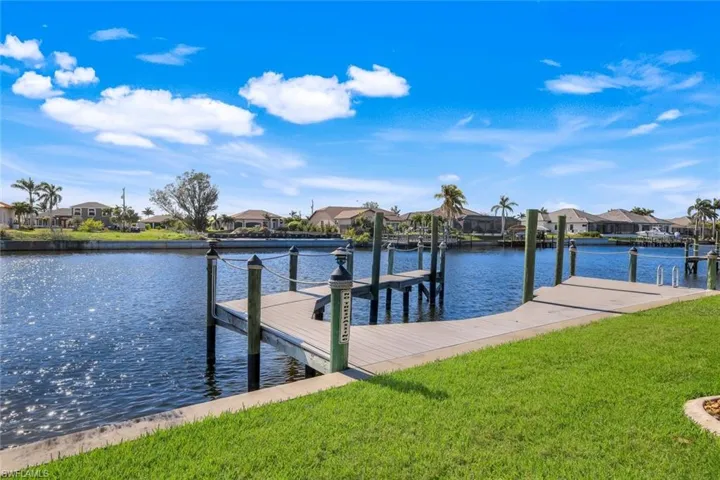 2556 Sw 28th Pl, Cape Coral, Florida 33914