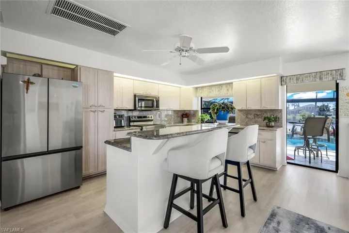 2556 Sw 28th Pl, Cape Coral, Florida 33914
