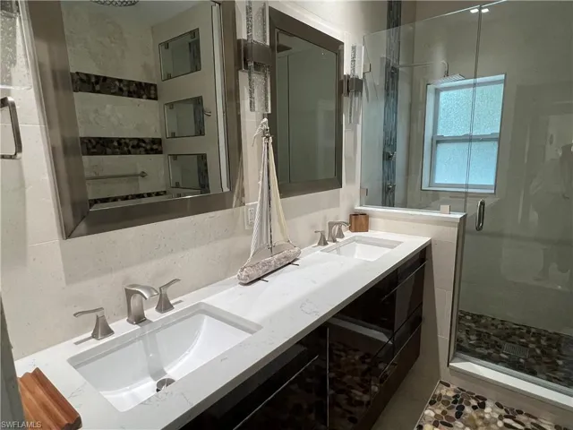 648  100th N AVE, Naples, FL 34108