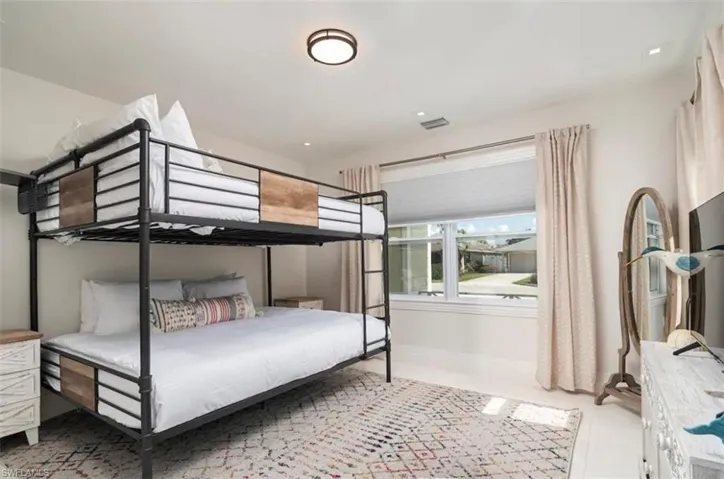 648  100th N AVE, Naples, FL 34108