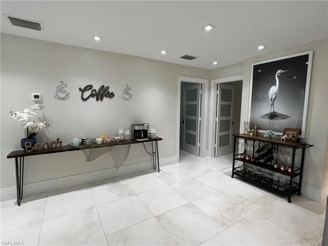 648  100th N AVE, Naples, FL 34108