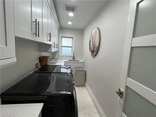 648  100th N AVE, Naples, FL 34108