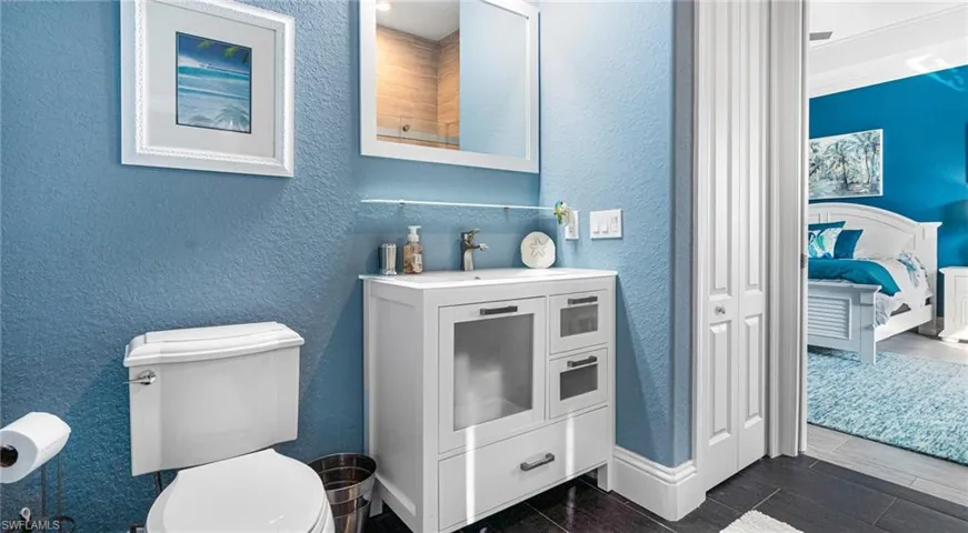 Bathroom/pool bath