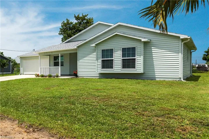 1214 NE 5th  PL, Cape Coral, FL 33909