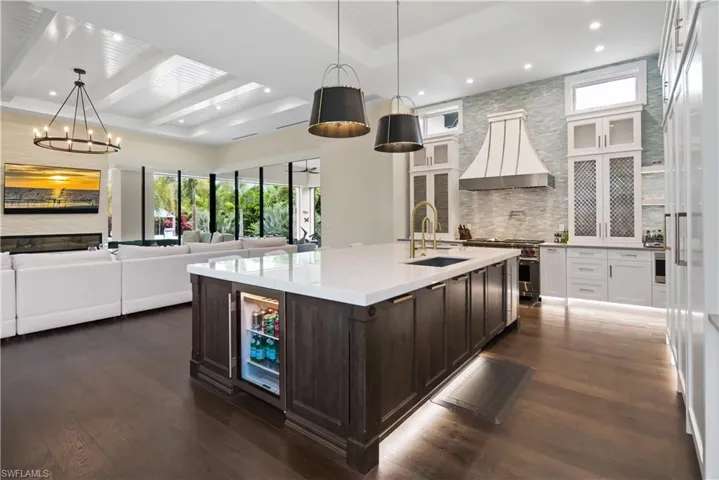 882 Cassena Rd, Naples, Florida 34108
