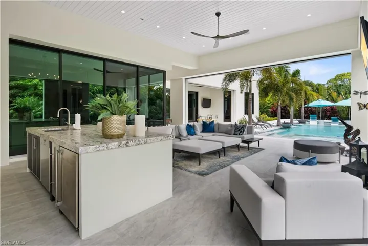 882 Cassena Rd, Naples, Florida 34108