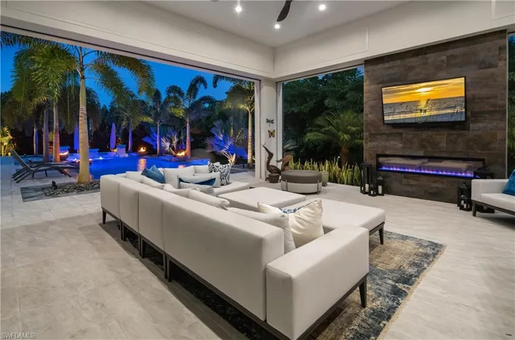 882 Cassena Rd, Naples, Florida 34108