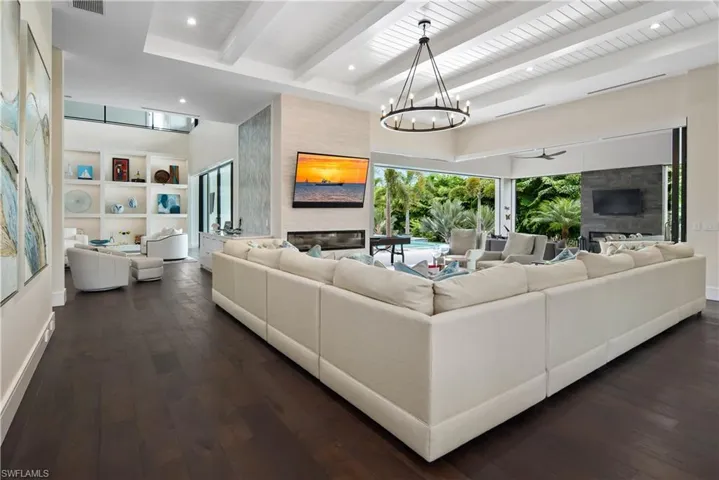 882 Cassena Rd, Naples, Florida 34108