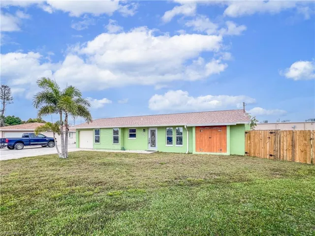 5997  Sonnet  CT, North Fort Myers, FL 33903