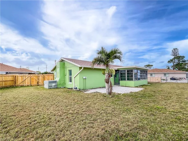 5997  Sonnet  CT, North Fort Myers, FL 33903
