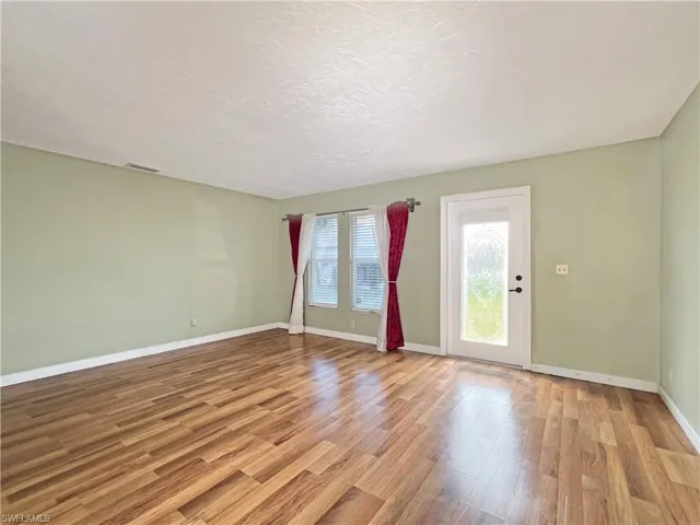 5997  Sonnet  CT, North Fort Myers, FL 33903