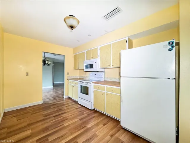 5997  Sonnet  CT, North Fort Myers, FL 33903