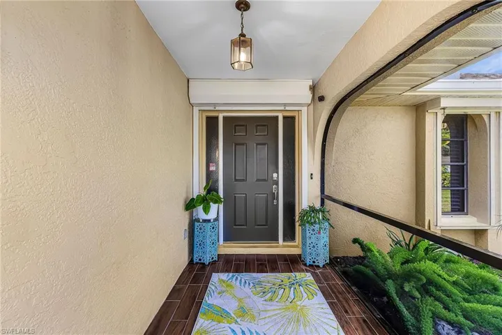 1102 Se 21st Ave, Cape Coral, Florida 33990