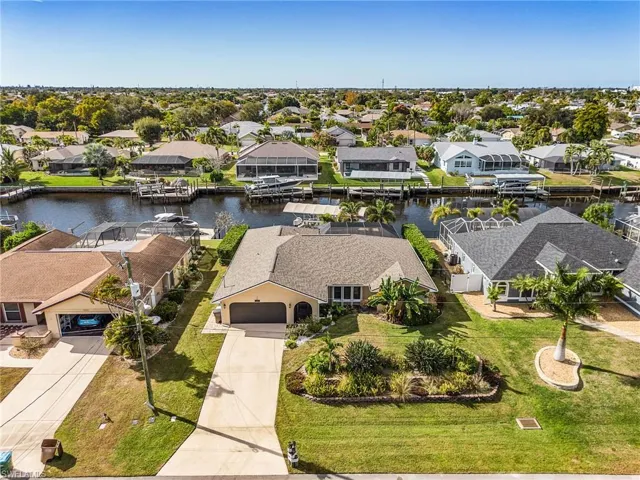 1102 Se 21st Ave, Cape Coral, Florida 33990