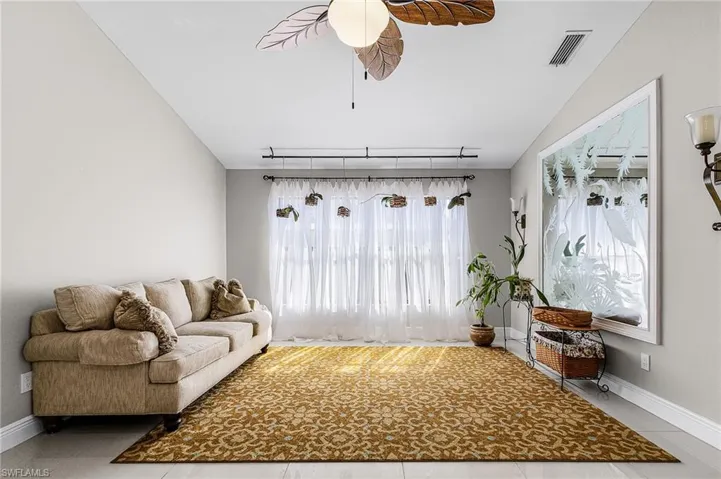 1102 Se 21st Ave, Cape Coral, Florida 33990