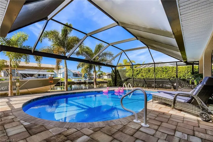 1102 Se 21st Ave, Cape Coral, Florida 33990