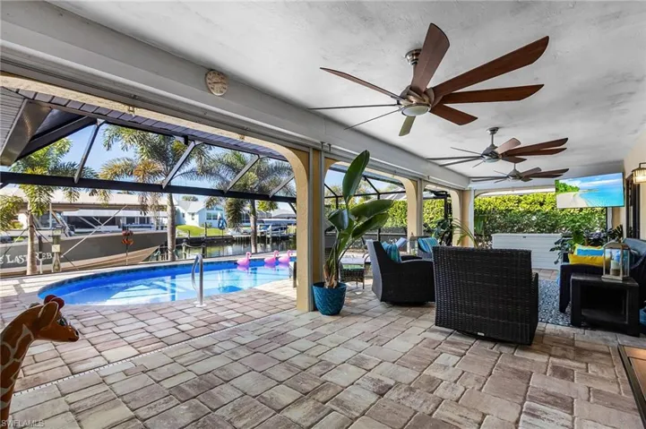 1102 Se 21st Ave, Cape Coral, Florida 33990