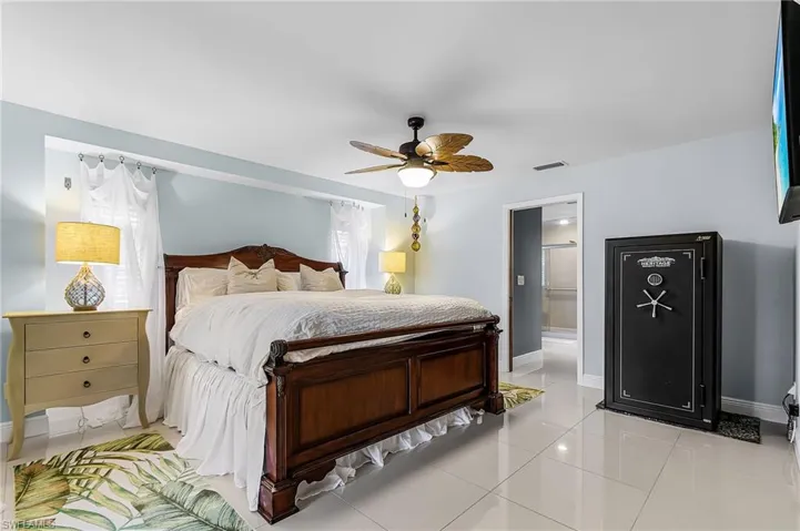 1102 Se 21st Ave, Cape Coral, Florida 33990