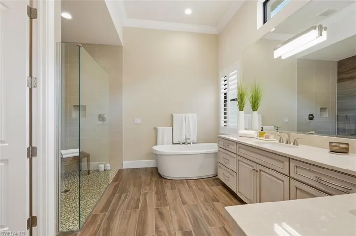 11821 Via Cassina Ct, Miromar Lakes, Florida 33913