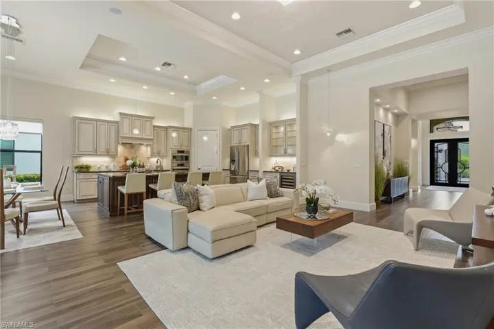 11821 Via Cassina Ct, Miromar Lakes, Florida 33913