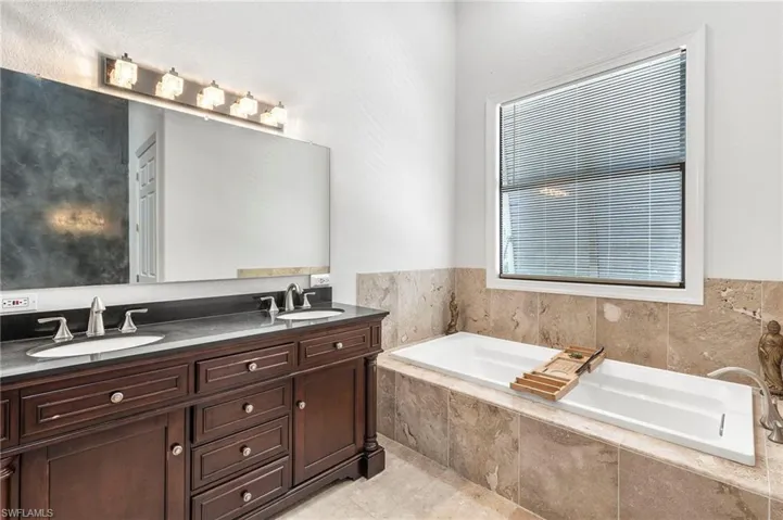 1561 Lynwood Ave, Fort Myers, Florida 33901
