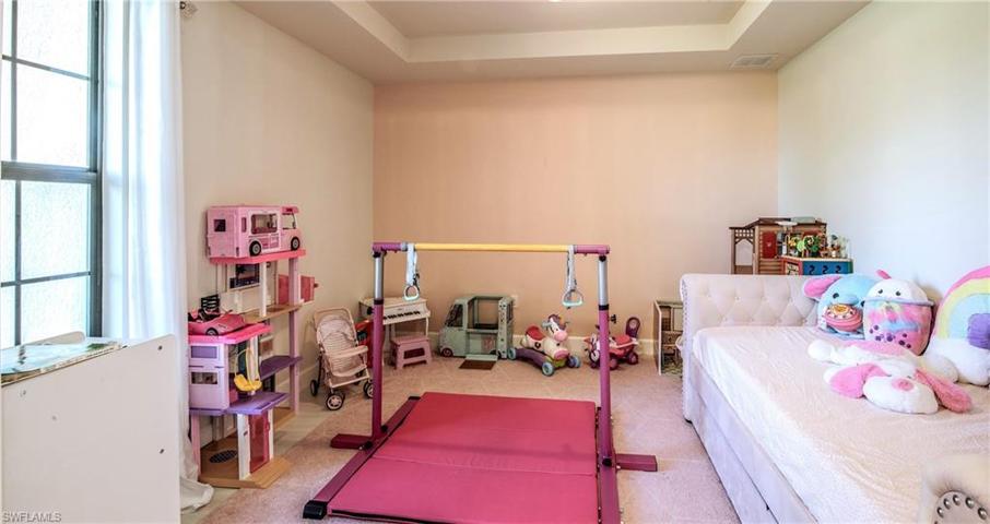DEN/TOY ROOM