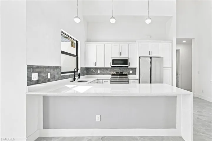 2826 Nw 42nd Ave, Cape Coral, Florida 33993