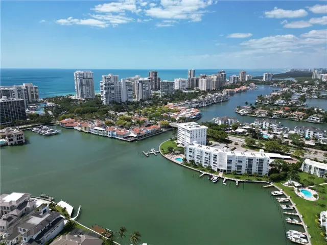 Pelican Point condominium  with boat docks