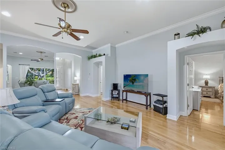 2325 Island Cove Cir, Naples, Florida 34109
