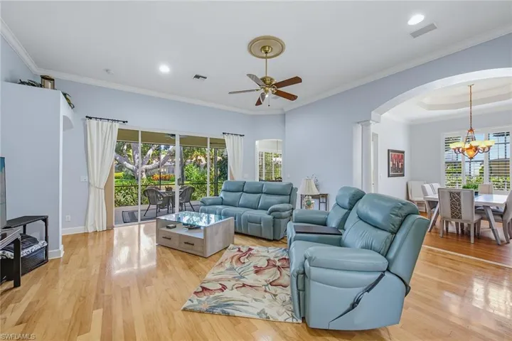 2325 Island Cove Cir, Naples, Florida 34109